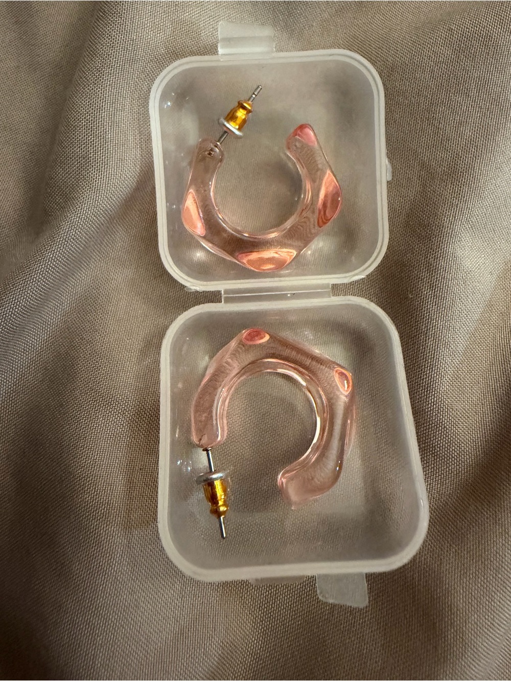 Pink earrings - Picture 3 of 3